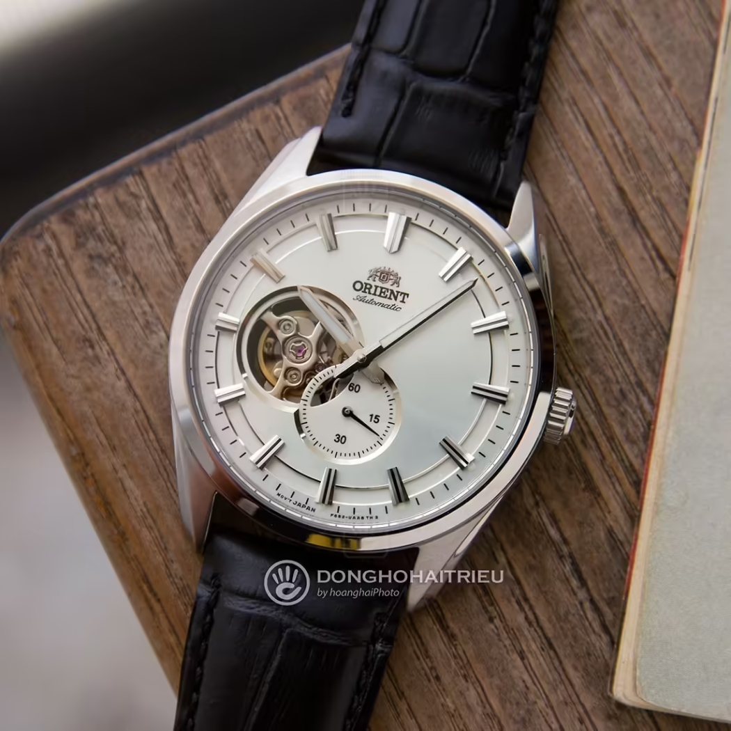 Orient RA-AR0004S30B mang vẻ đẹp cổ điển, dễ phối đồ