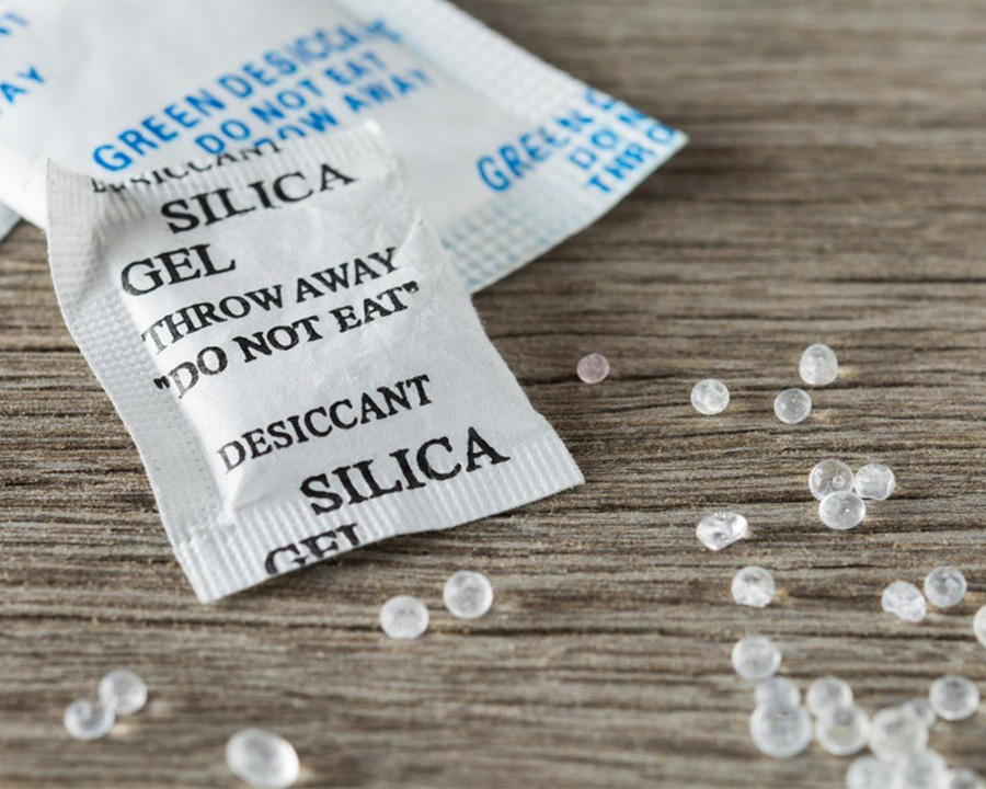 Sử dụng gói hút ẩm Gel Silica làm giảm độ ẩm