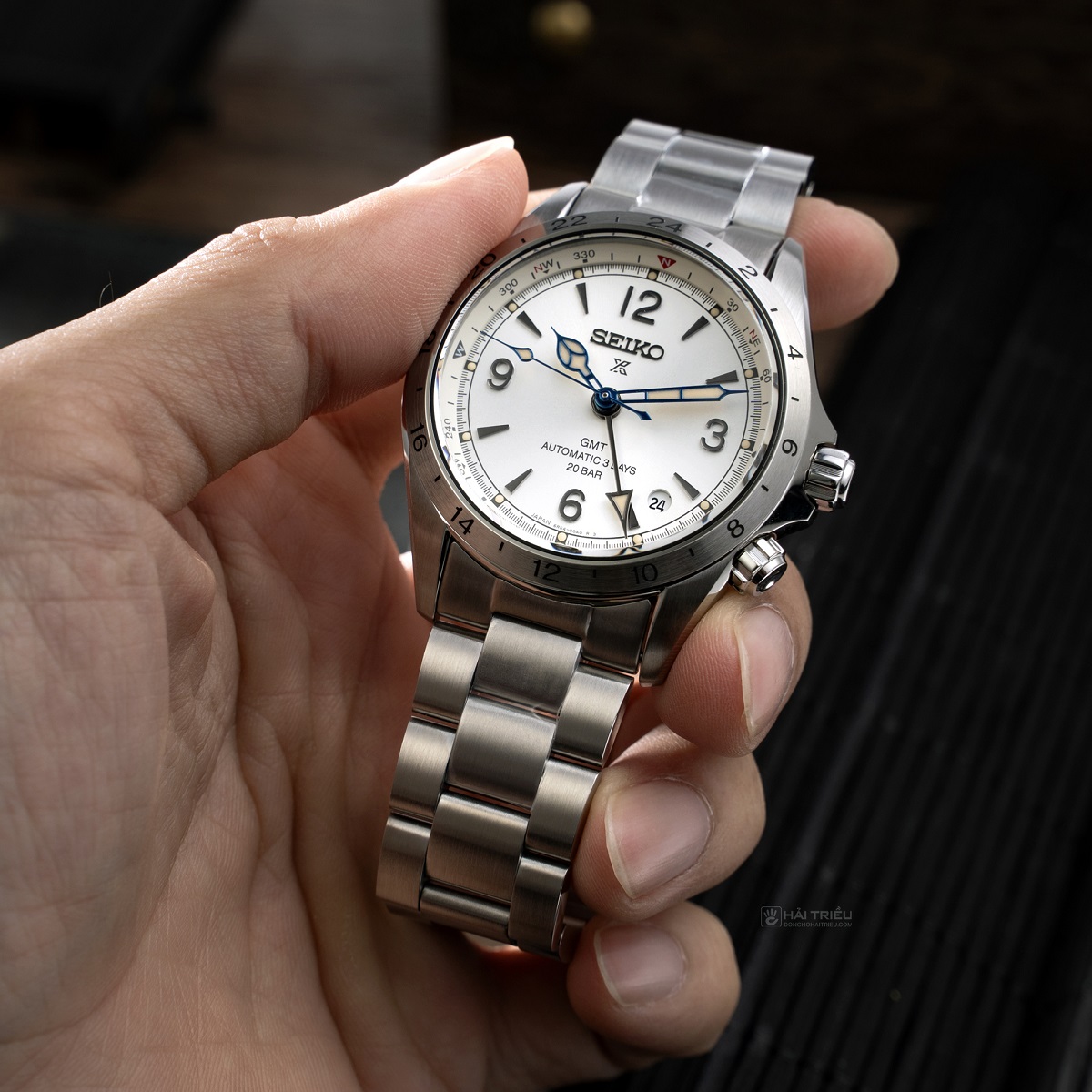 So sánh Tissot Seastar 1000 vs. Seiko Prospex Alpinist