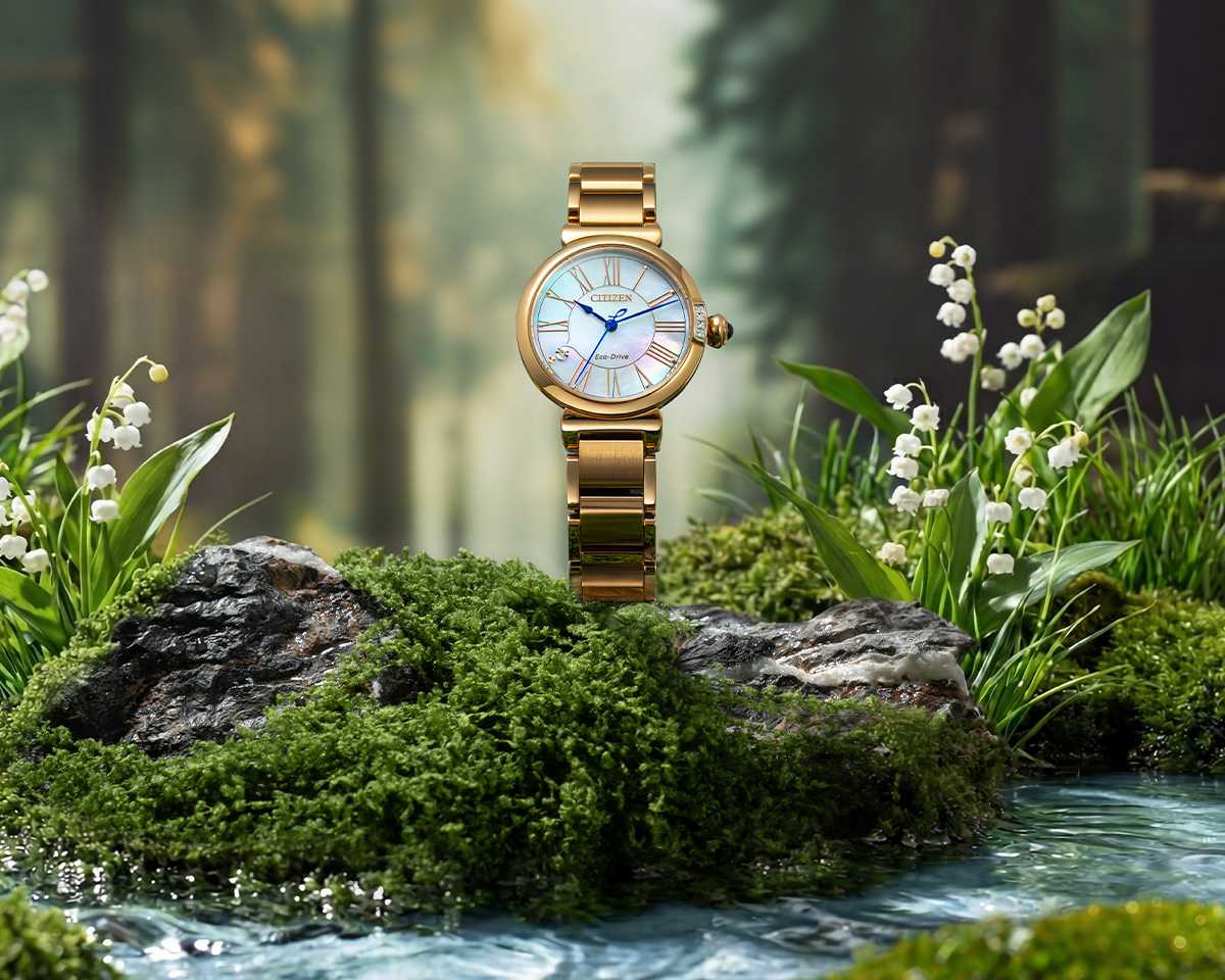 Đồng hồ Citizen kim xanh EM1063-89D mang nét đẹp xà cừ