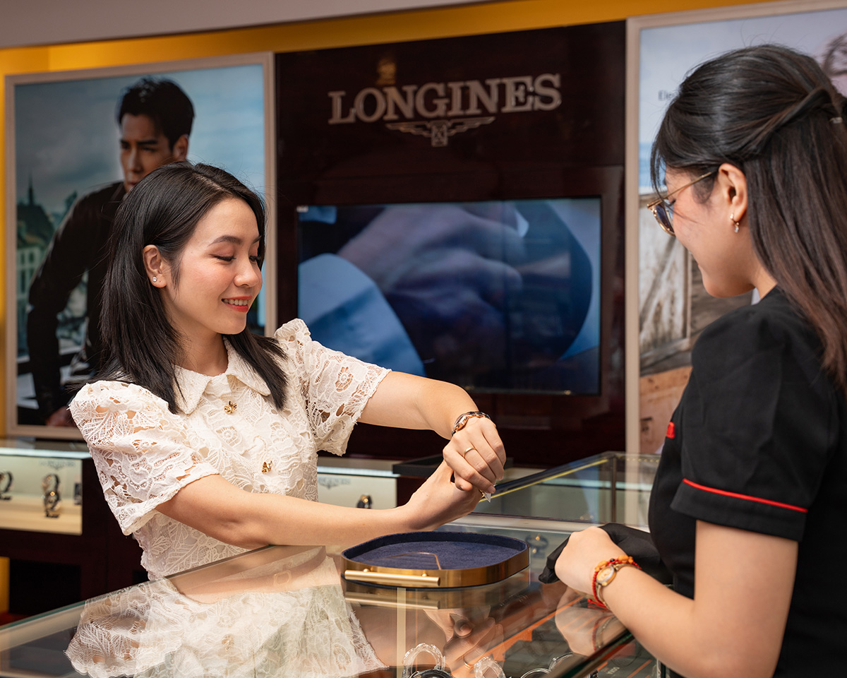 Mua sắm đồng hồ chính hãng tại Đồng Hồ Hải Triều, nhận về sự hài lòng và yên tâm tuyệt đối