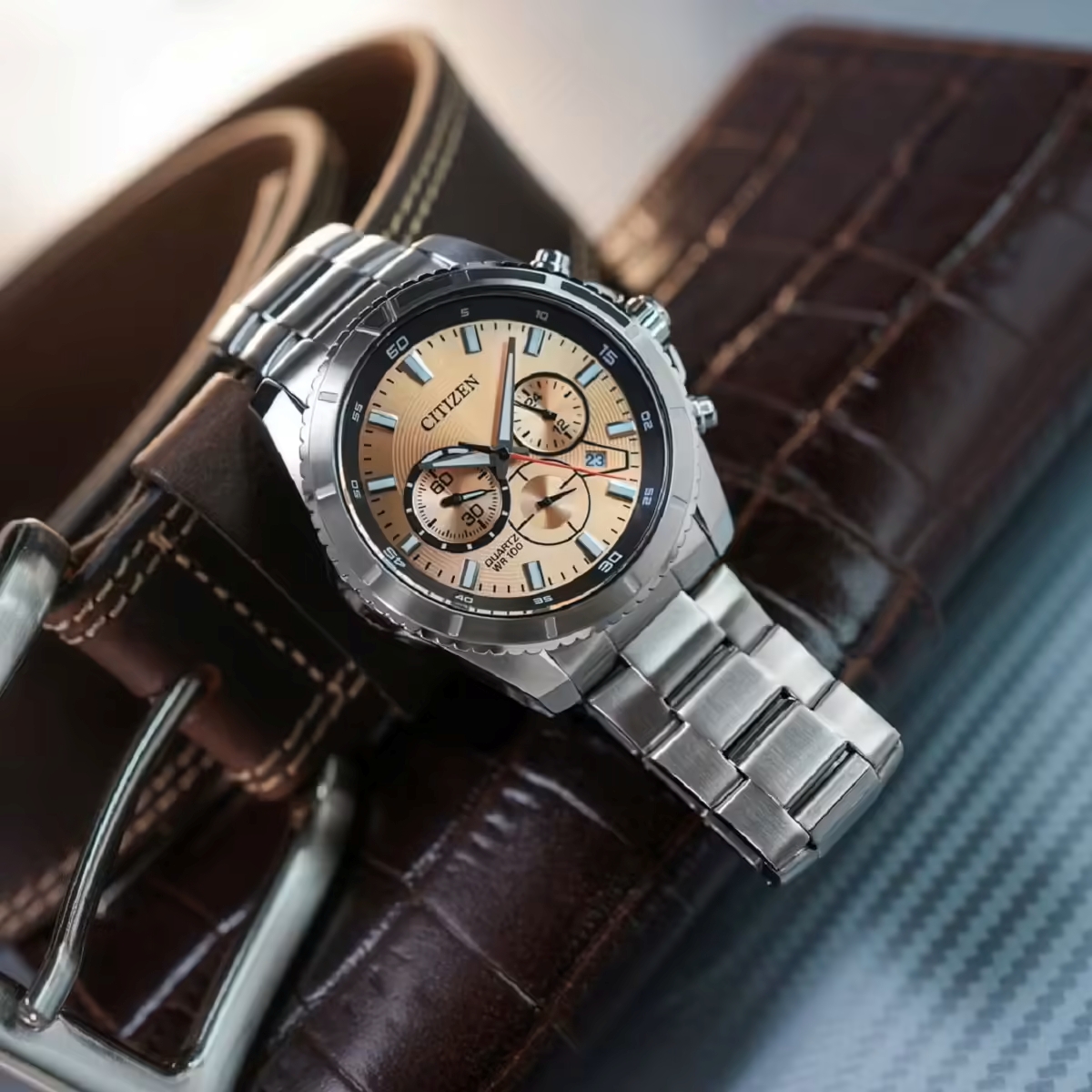 Cận cảnh đồng hồ Citizen AN8200-50X Chronograph nam thể thao, vỏ dây thép không gỉ, mặt champagne mạnh mẽ