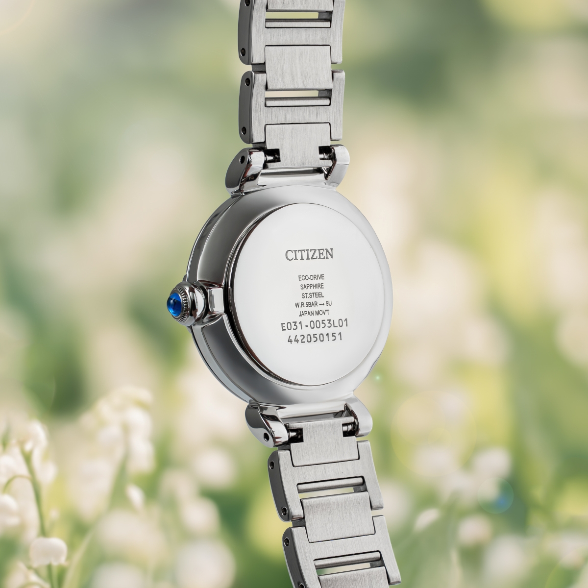 Citizen kim xanh EM1074-82D sử dụng Calibre E031