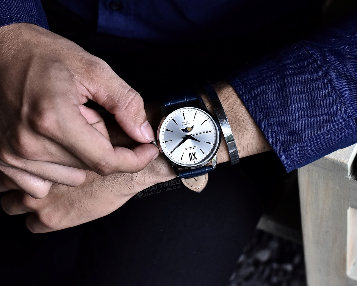 Đồng hồ Citizen AK5000-03A sử dụng bộ máy Quartz