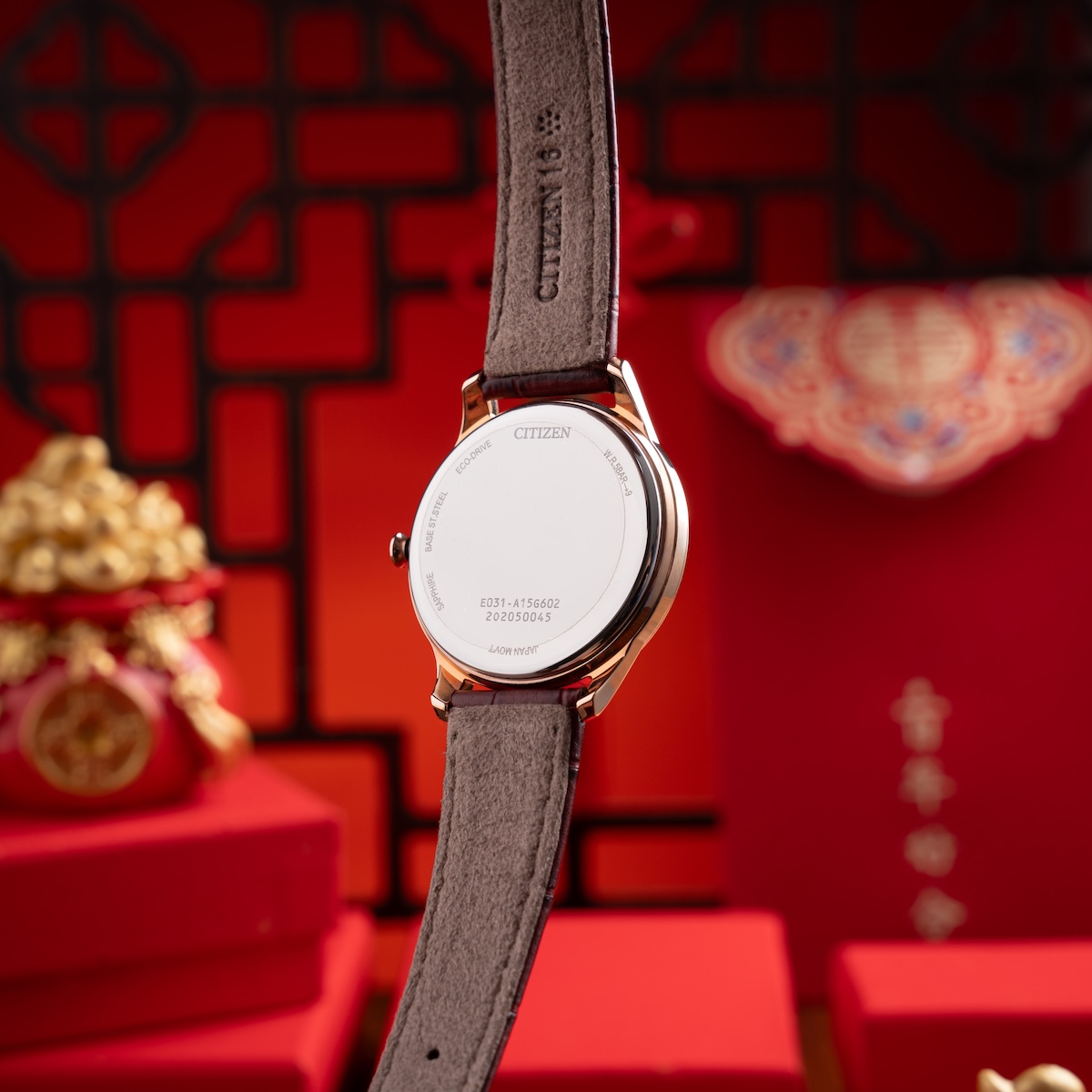 Cỗ máy E031 trên đồng hồ Citizen Eco-Drive nữ dây da