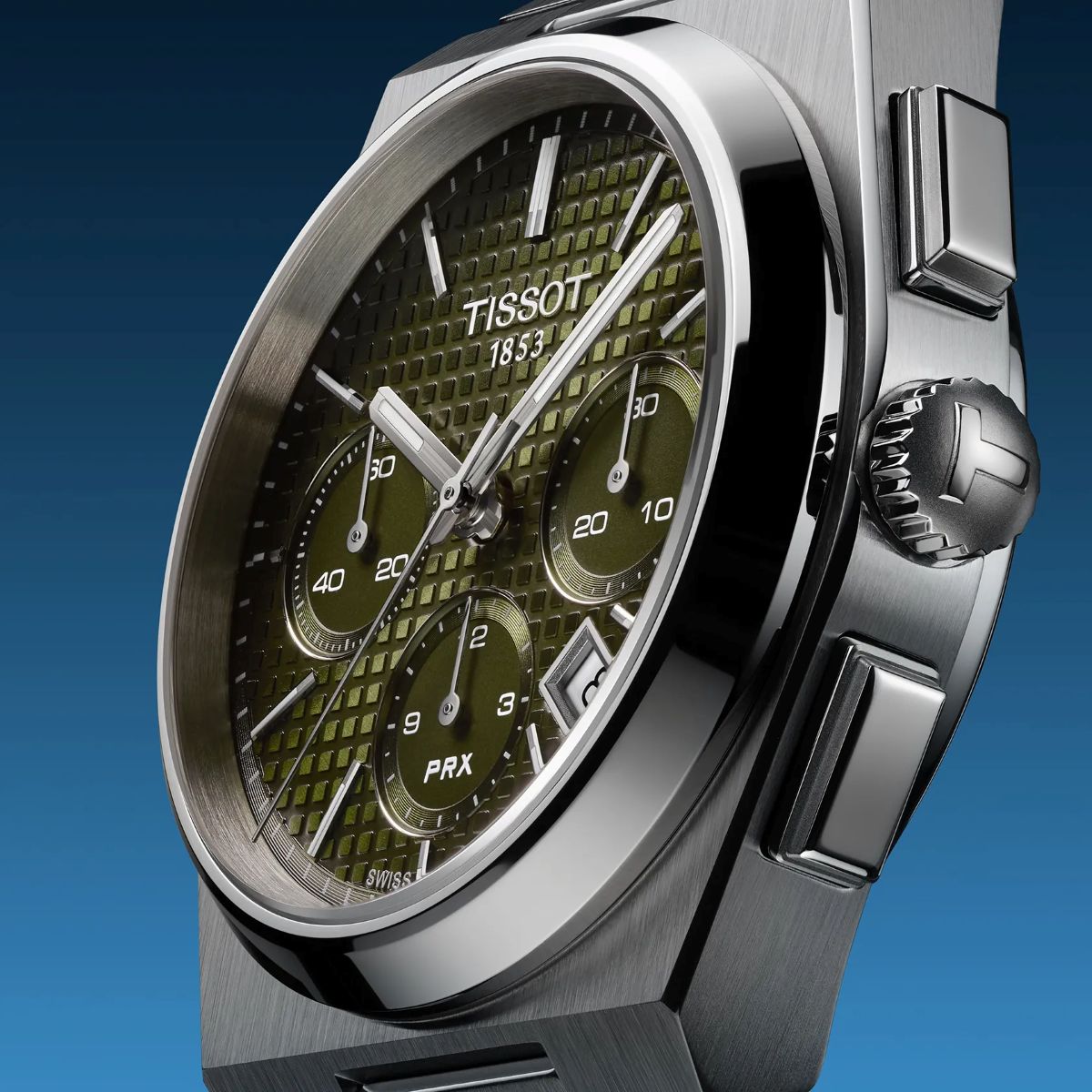 Nhờ độ mỏng tối ưu của mình giúp Tissot PRX dễ dàng đồng hành cùng bạn trong mọi hoàn cảnh
