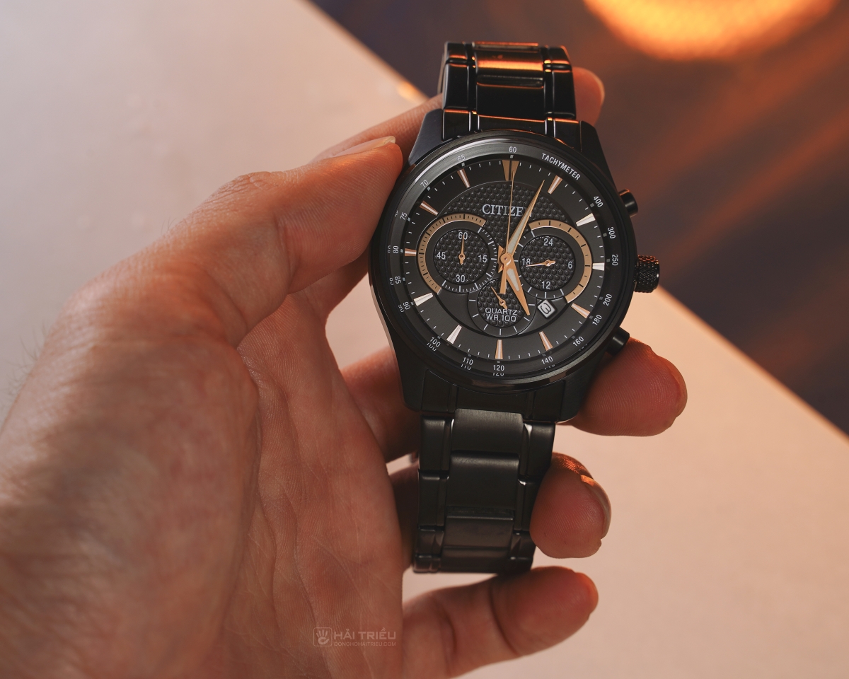 Đồng hồ Citizen Tachymeter AN8195-58E màu đen thể thao.