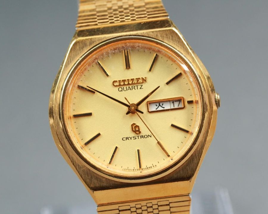 Thiết kế Citizen Crystron đa phần 3 kim và lịch ngày cơ bản