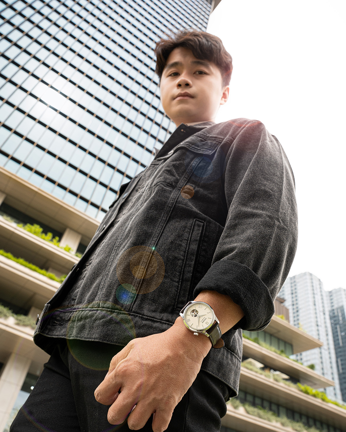 Chọn đồng hồ Citizen Automatic dây da theo phong cách