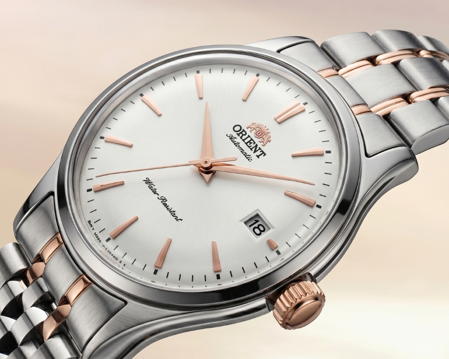 Mặt số trắng tối giản của Orient Bambino RA-AC0008S10B