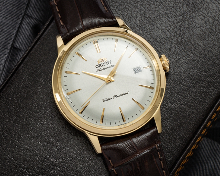 kính cong vòm đặc trưng của dòng orient bambino