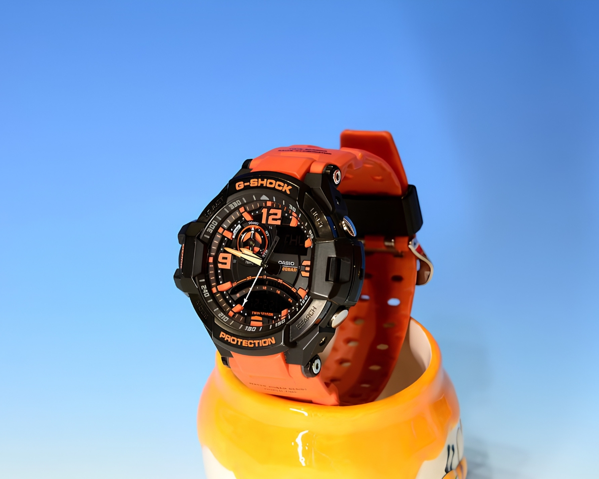 Mẫu GA-1000 màu cam nổi bật.
