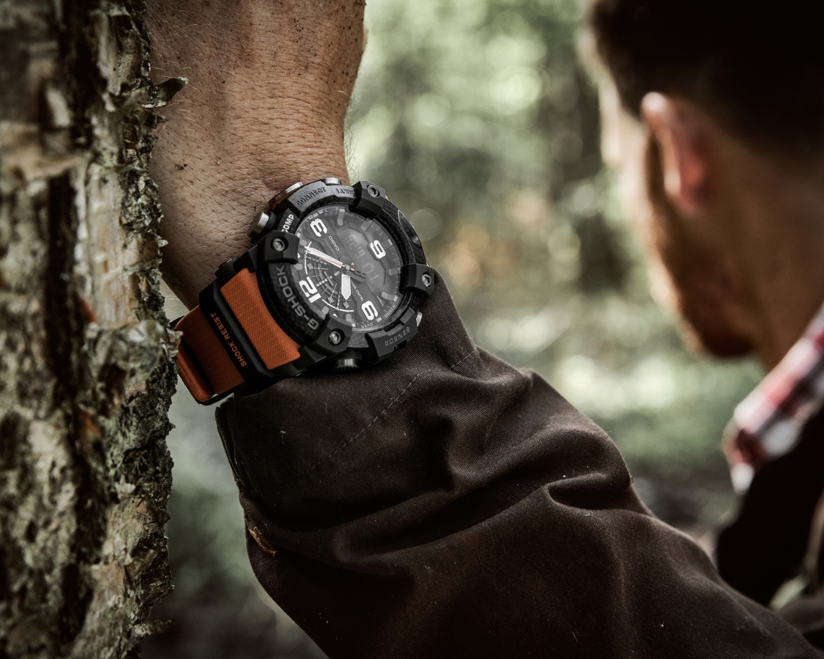 Đồng hồ G-Shock Carbon phong cách thể thao mạnh mẽ.