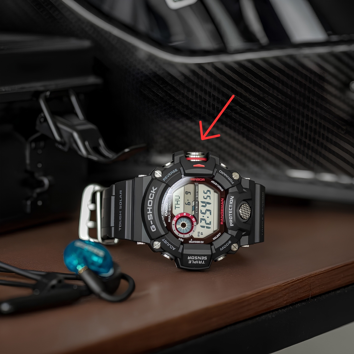 Nút cảm biến lớn ở cạnh bên GW-9400 giúp thao tác nhanh giữa 3 tính năng Triple Sensor.
