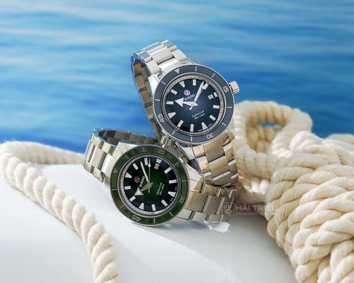 Hai mẫu đồng hồ Rado R32105203 và R32105313.