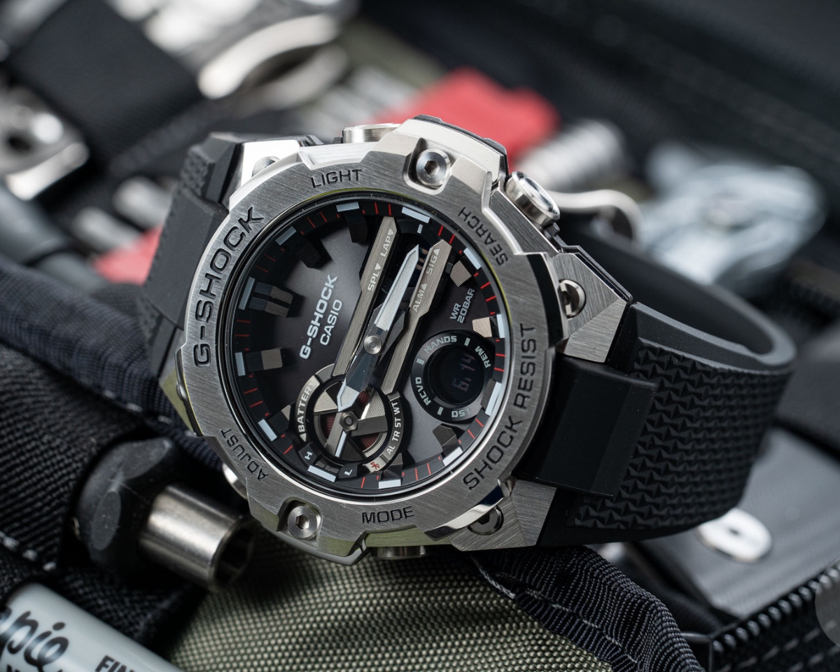 Casio G-Shock STB-400 viền kim loại.