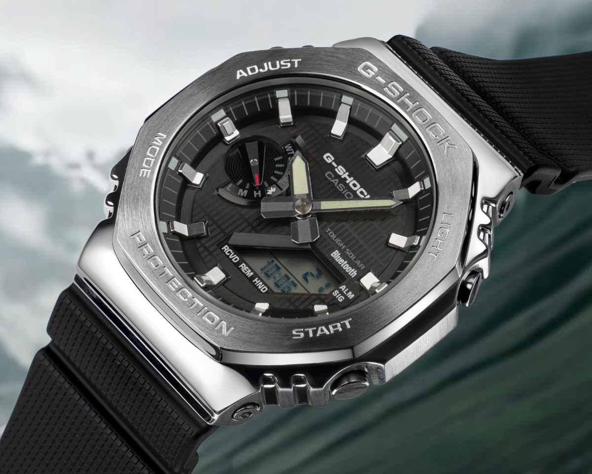 G-Shock Solar GBM-2100 viền kim loại.
