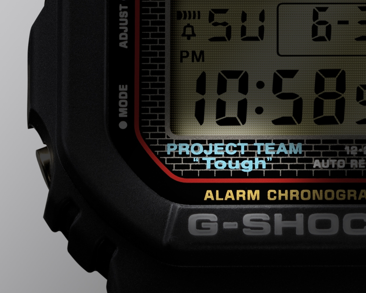 Ký hiệu Project Team Tough trên đồng hồ G-Shock.