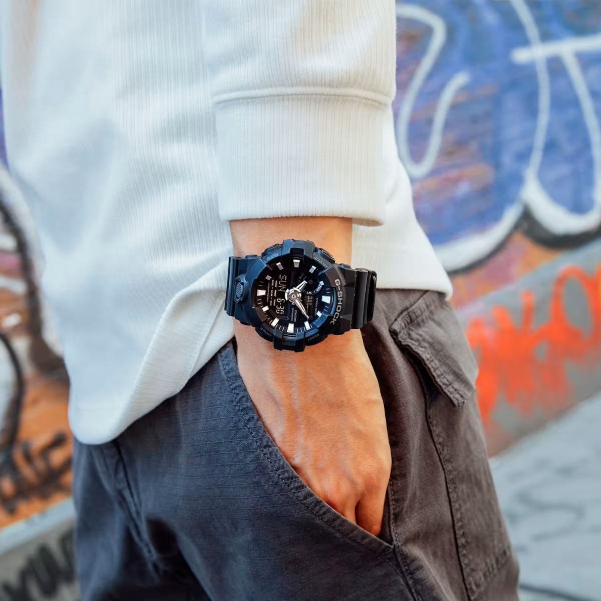 Đồng hồ G-Shock quân đội GA-700-1BDR.