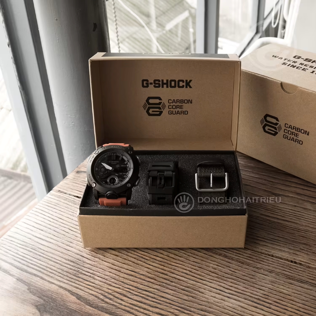 Combo đồng hồ G-Shock GA-2000E-4 có kèm dây thay.