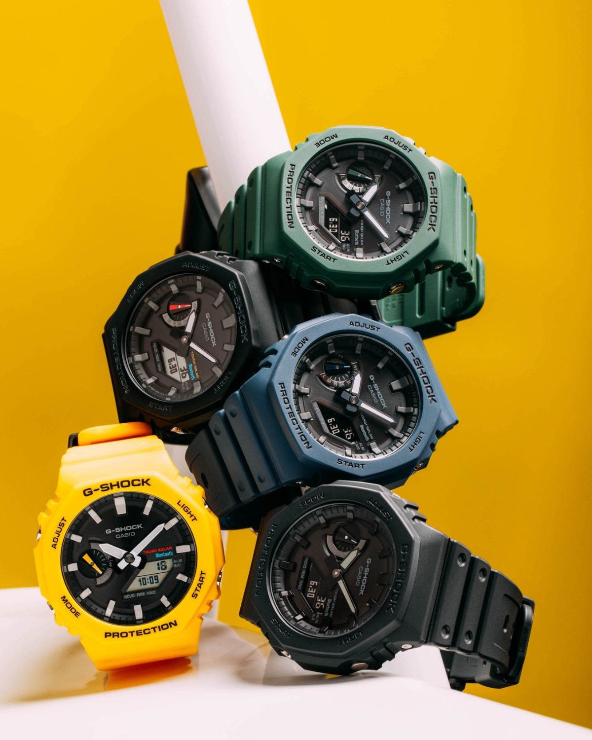 Dòng Casio G-Shock GA-B2100 chống nước 20Bar.