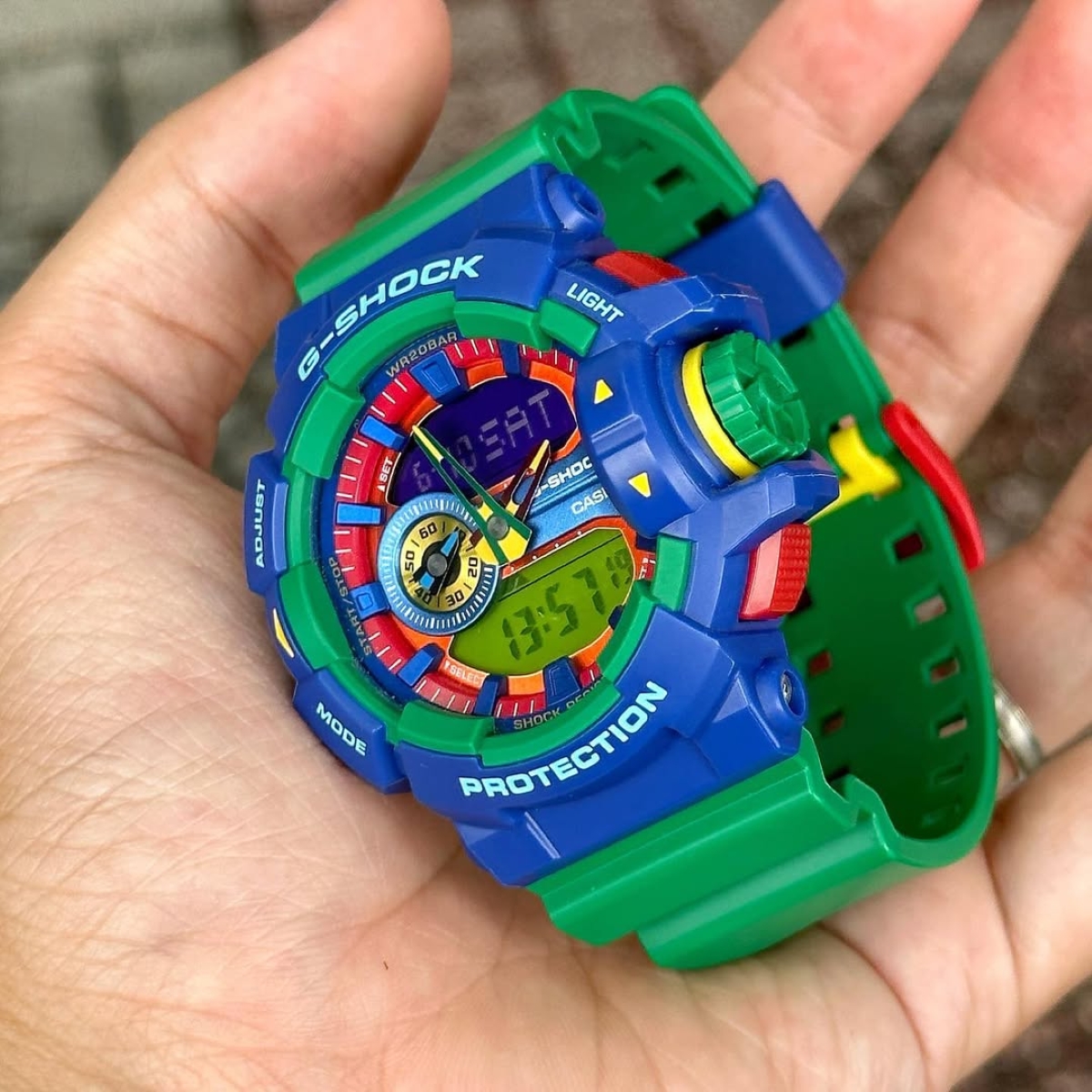 Đồng hồ quân đội G-Shock GA-400-2ADR.