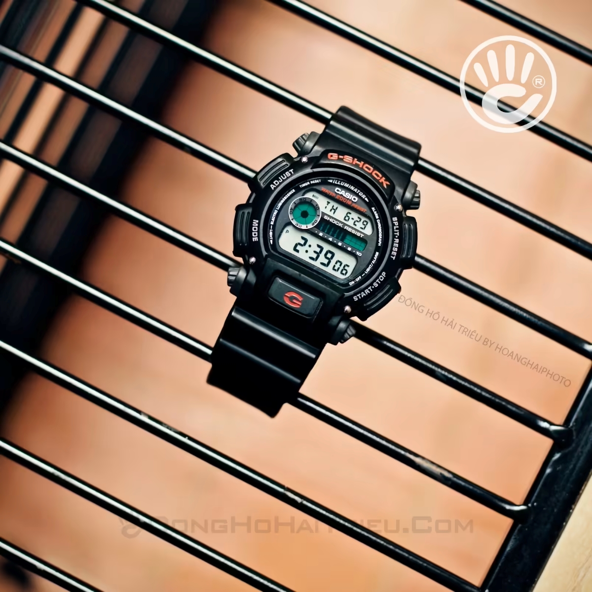 G-Shock trẻ em DW-9052-1VDR-1.