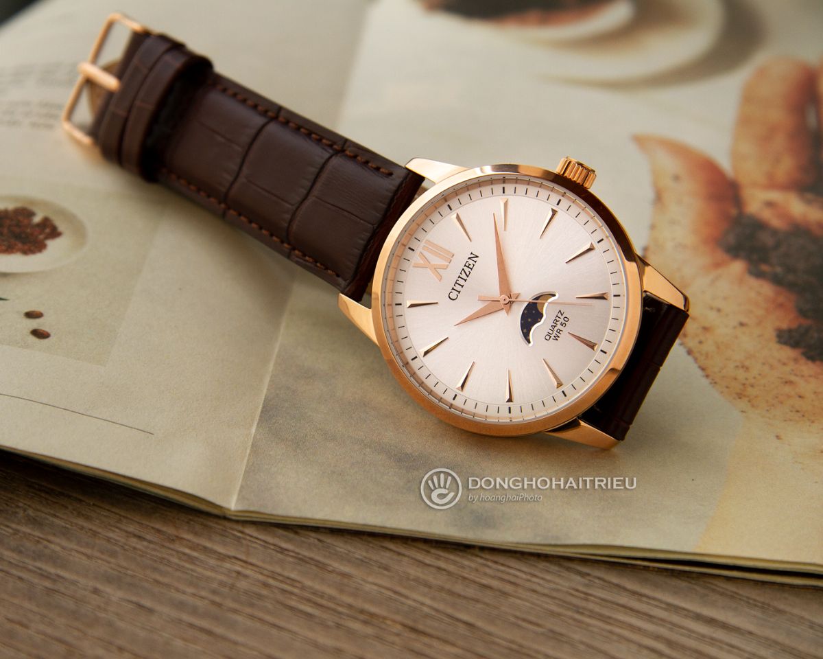Citizen Moonphase dây da - nổi bật với lịch tuần trăng