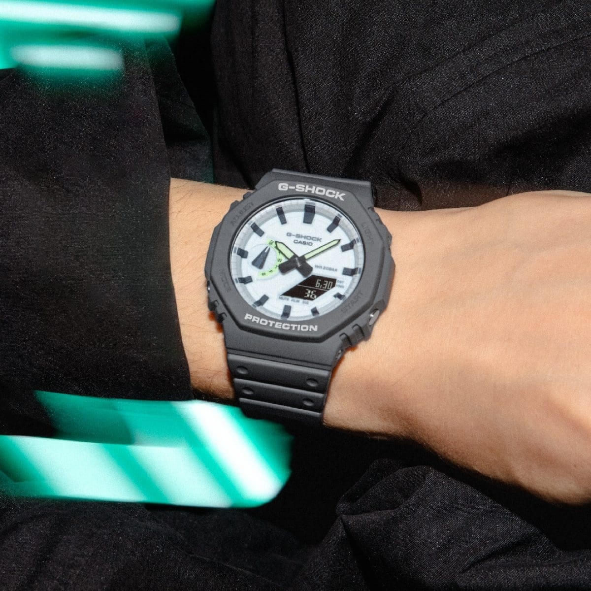 Nam cổ tay nhỏ đeo đồng hồ GA-2100HD-8A.