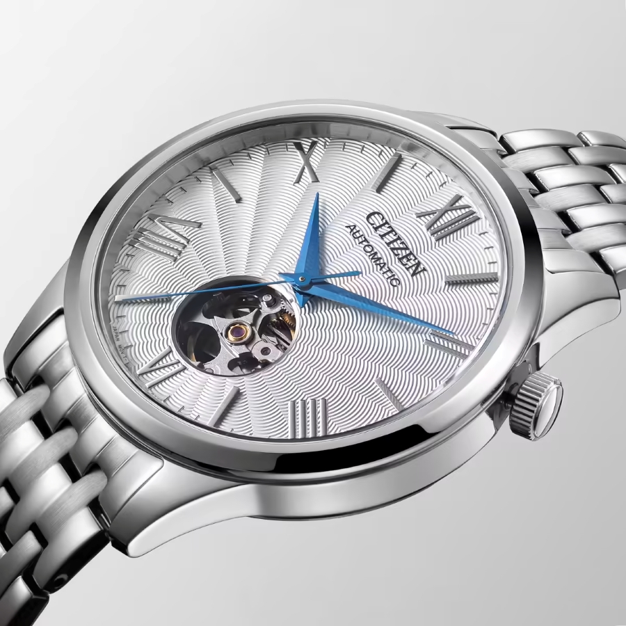 Citizen Open Heart NH9130-84A và bộ máy 8229 được bảo vệ bởi Parashock.