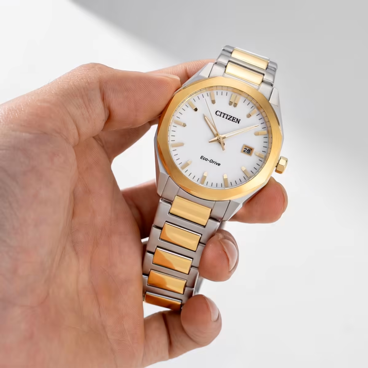 Mẫu đồng hồ Citizen BM7624-82A dùng máy Eco-Drive