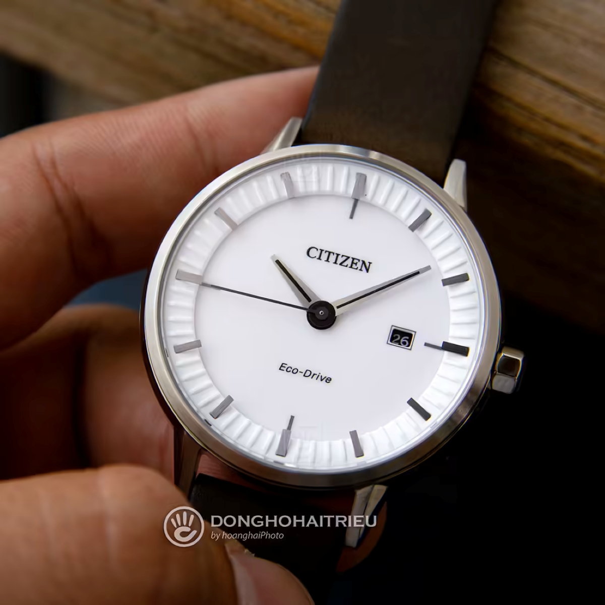 Đồng hồ nam Citizen BM7375-18H mặt số tối giản màu trắng, dây da.