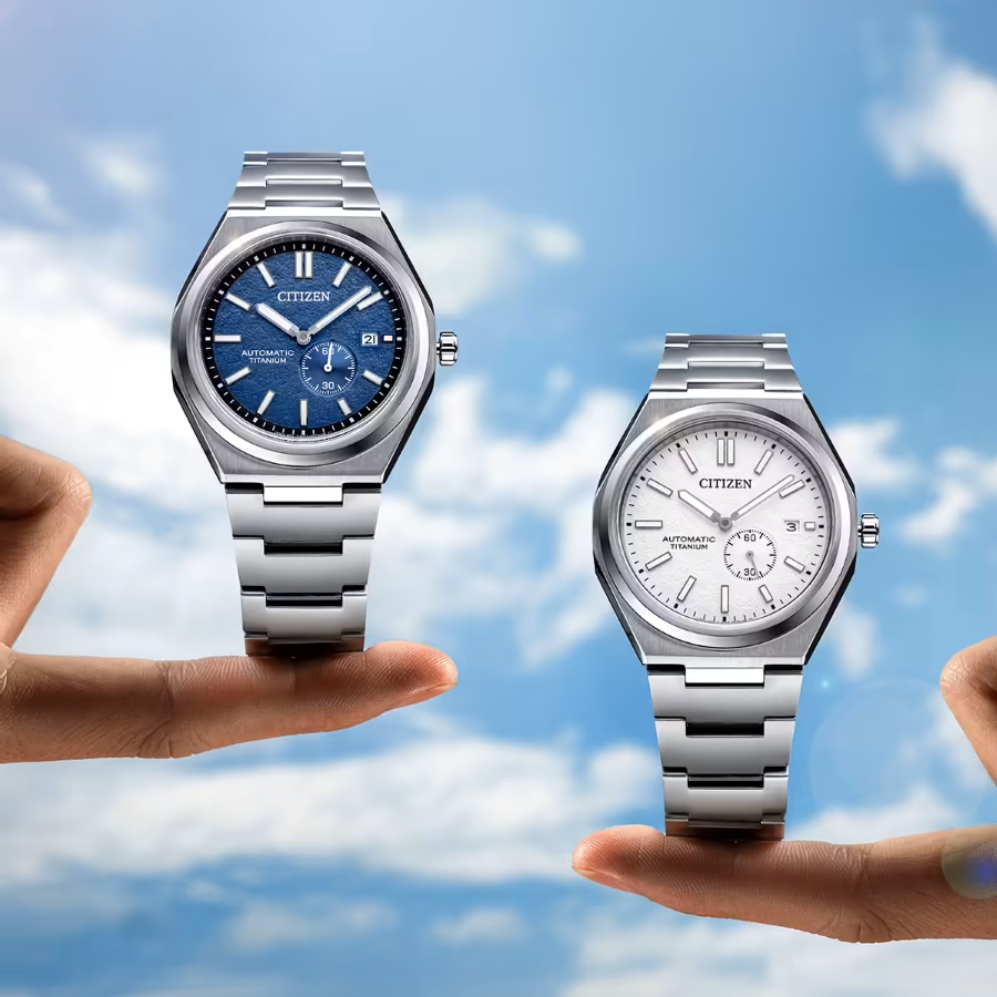 Bộ đôi đồng hồ cơ Citizen Zenshin mặt số xanh dương và trắng làm từ vật liệu Super Titanium.