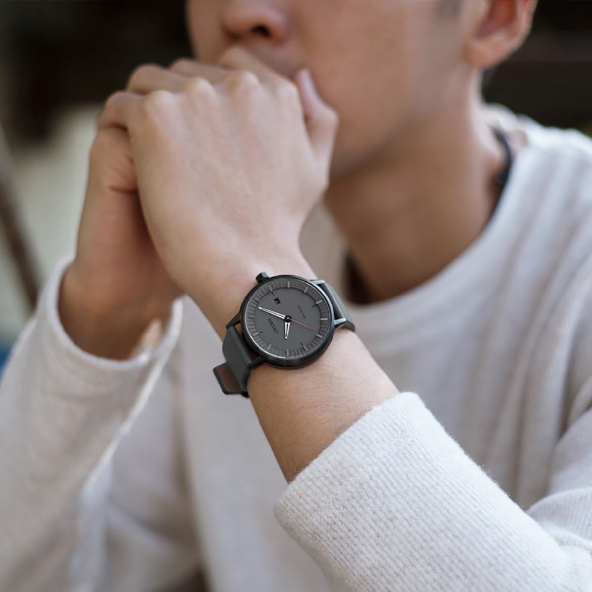 Citizen nam Eco-Drive dây da - tiện dụng, không cần thay pin thường xuyên