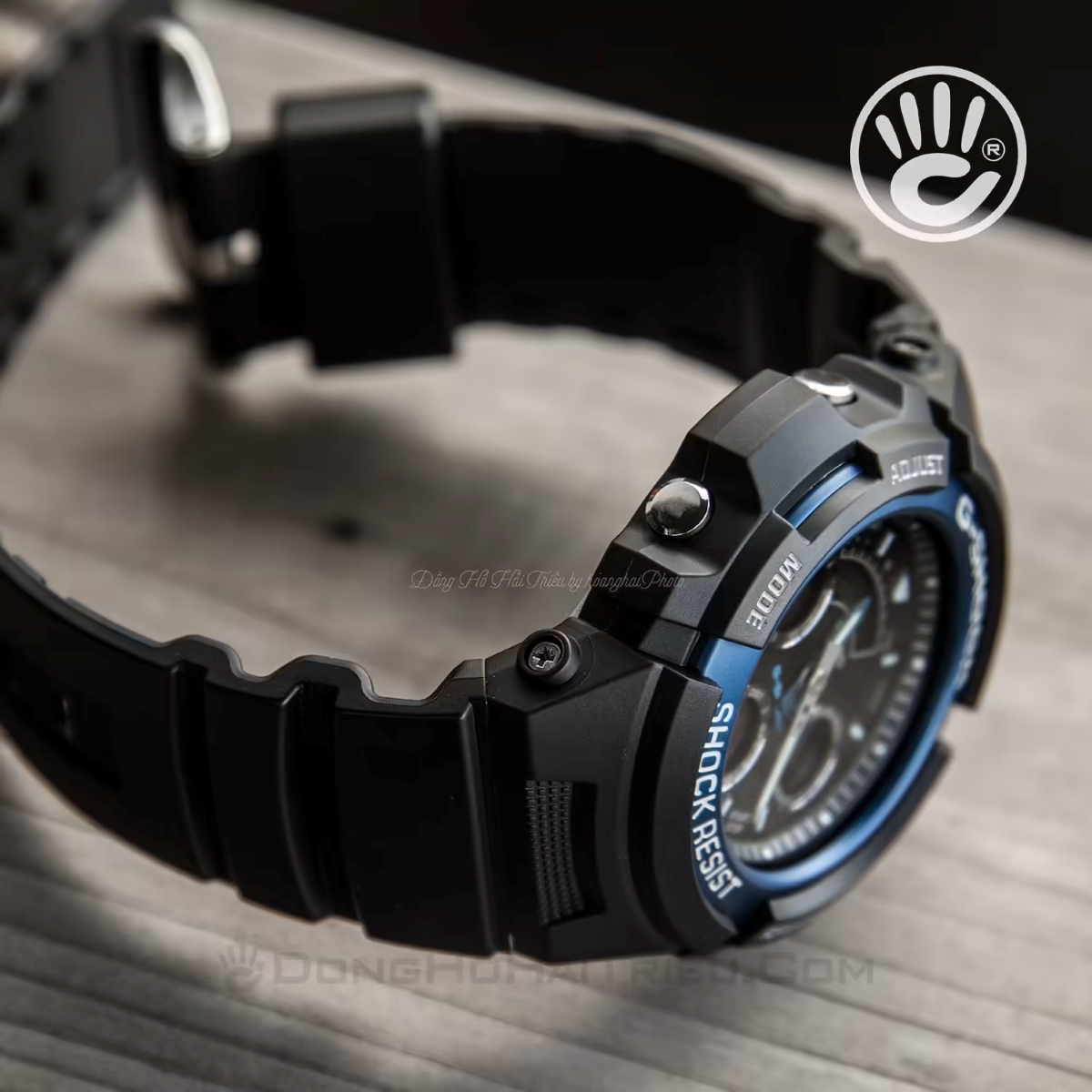 Các chi tiết phím bấm trên G-Shock AW-591 được hoàn thiện chỉn chu.