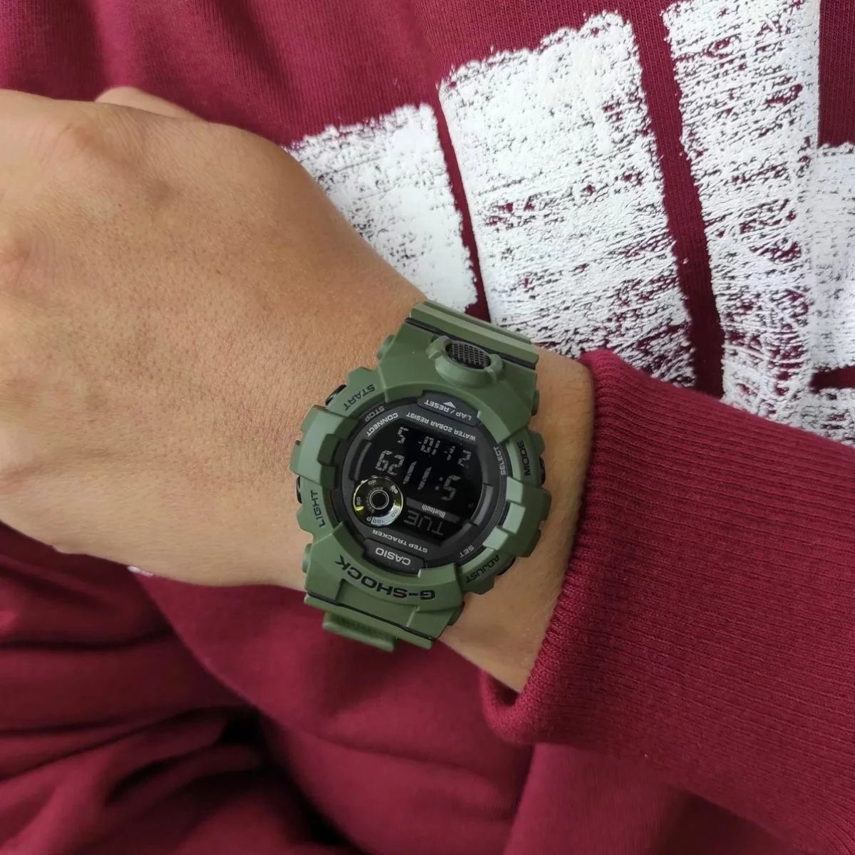 Mẫu đồng hồ Casio GBD-800UC-3E mặt số điện tử.