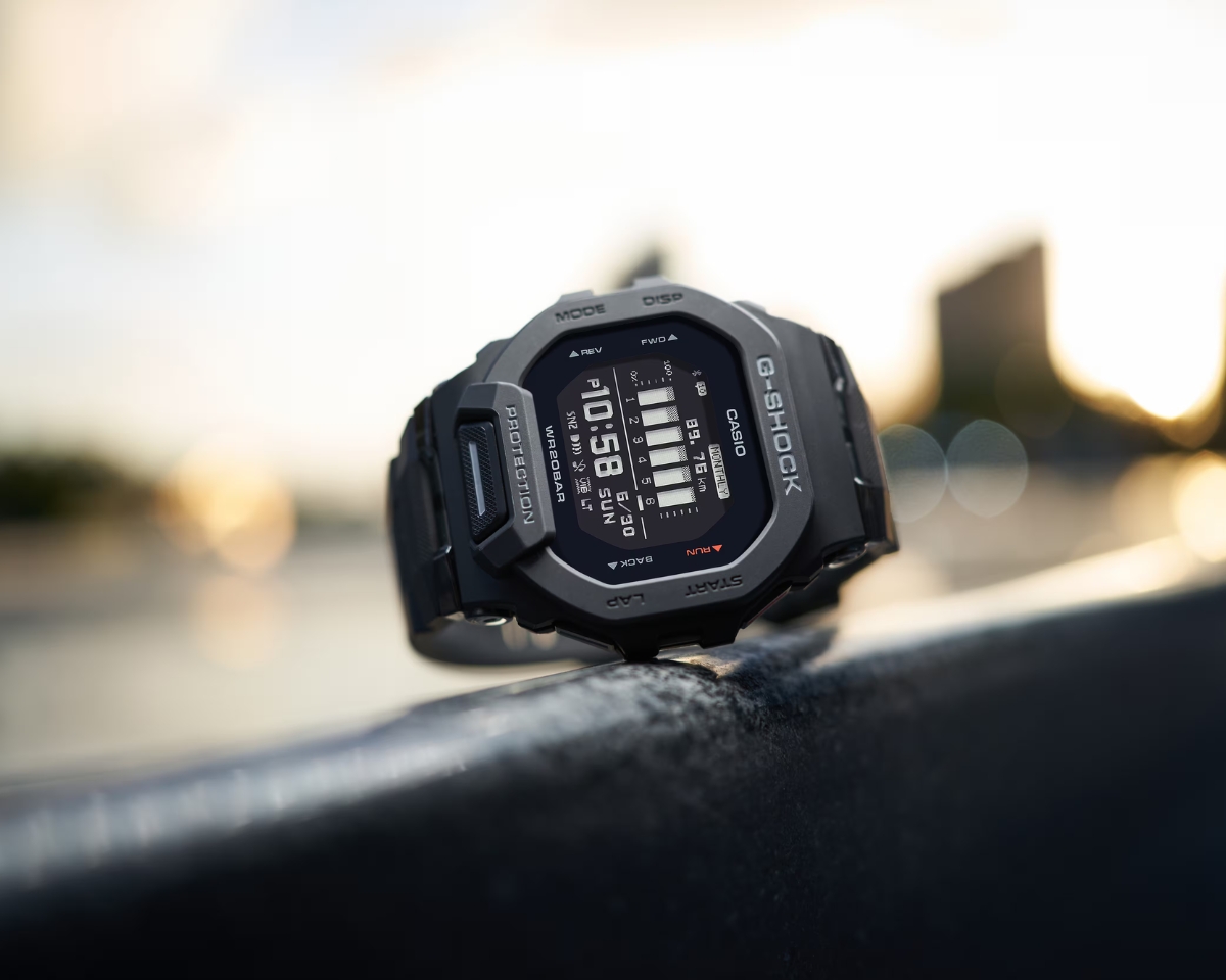 Casio G-Shock GBD-200-1DR đen mạnh mẽ.