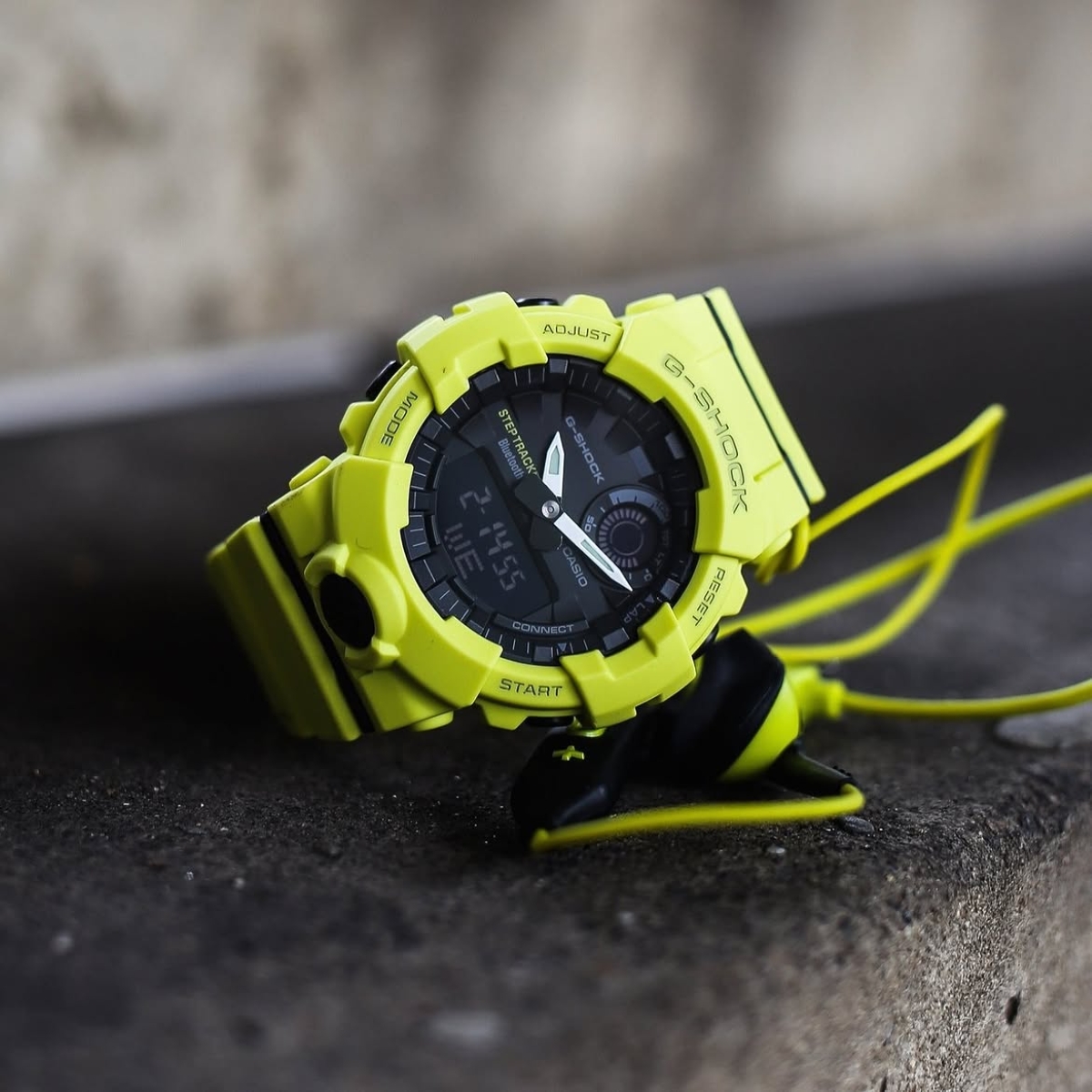 Đồng hồ G-Shock GBA-800-9ADR có kết nối Bluetooth.