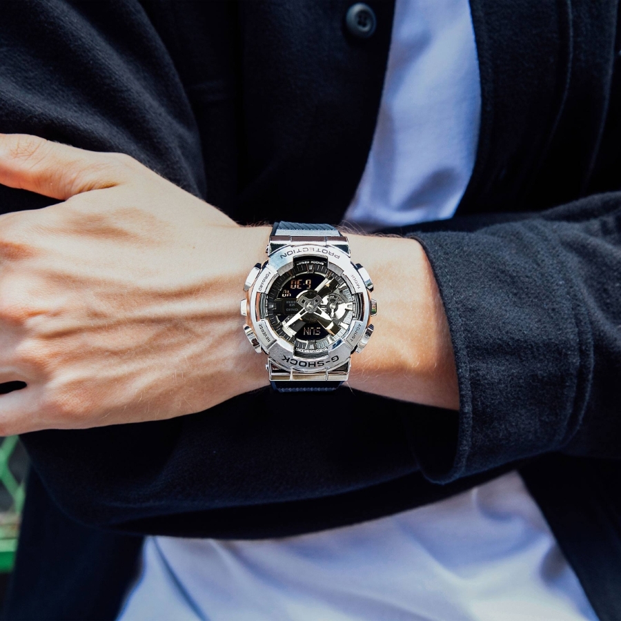 GM-110-1A với phần bezel tạo cảm giác thanh lịch.