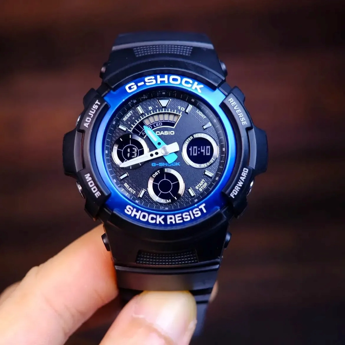 Trên tay mẫu G-Shock AW-591-2ADR.