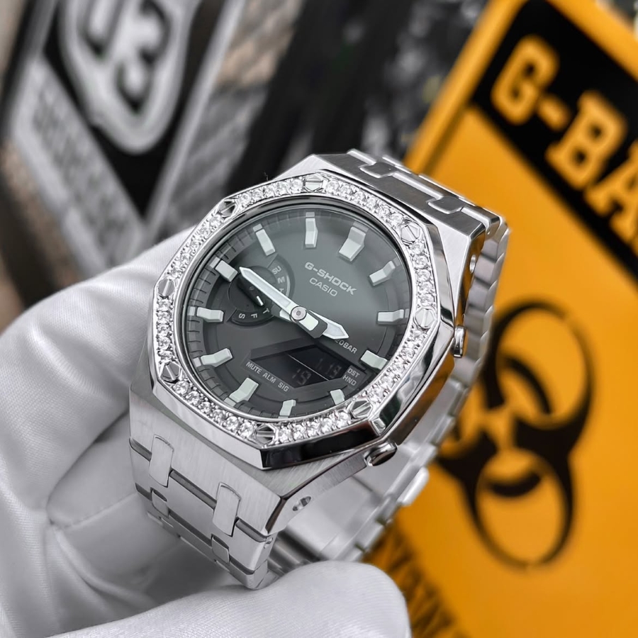 Phiên bản custom kim cương của G-Shock GA-2100.
