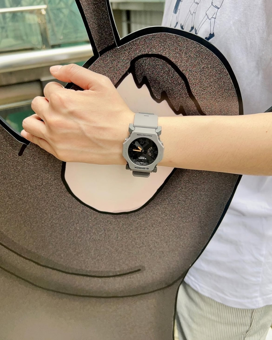 G-Shock GA-2300-8ADR có thiết kế gọn, phù hợp cổ tay nhỏ.
