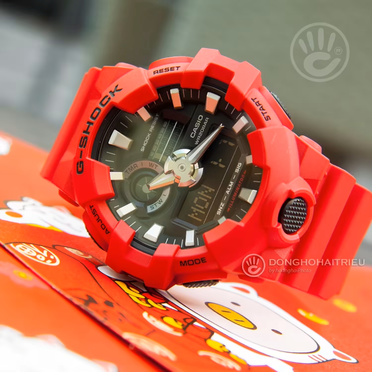 Mẫu GA-700-4ADR màu đỏ mặt số nhiều tầng hầm hố.