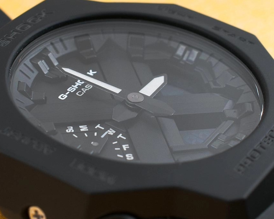 Các chi tiết trên đồng hồ GA-2300 chính hãng được làm tinh xảo.