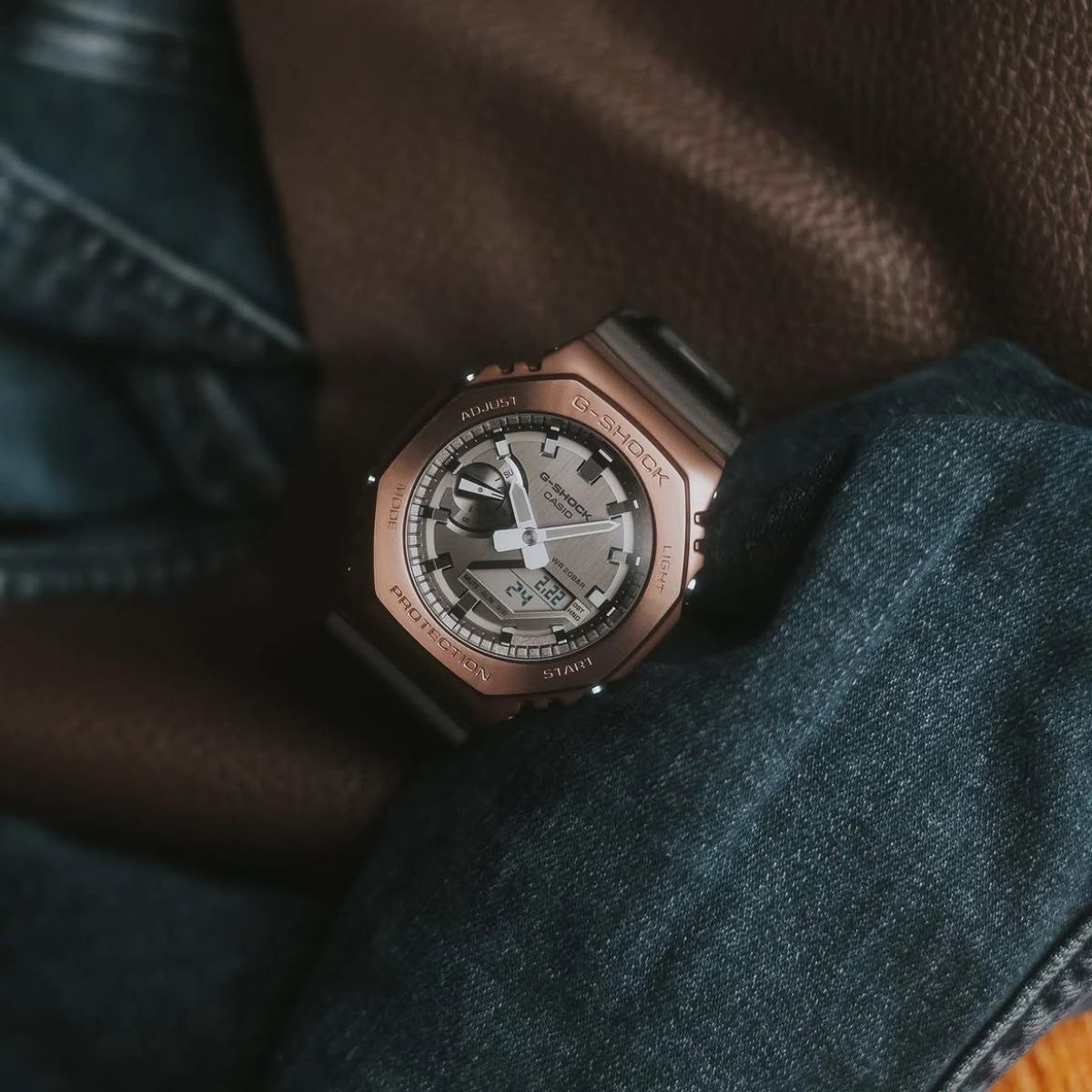 Đồng hồ G-Shock GM-2100MF-5ADR mặt bát giác kim điện tử.
