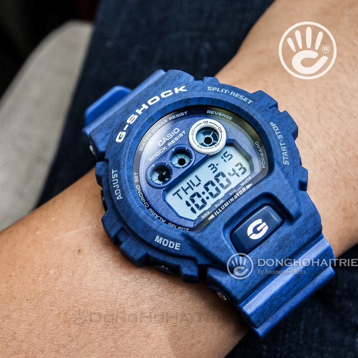 Đồng hồ resin GD-X6900HT-2DR màu xanh nổi bật.