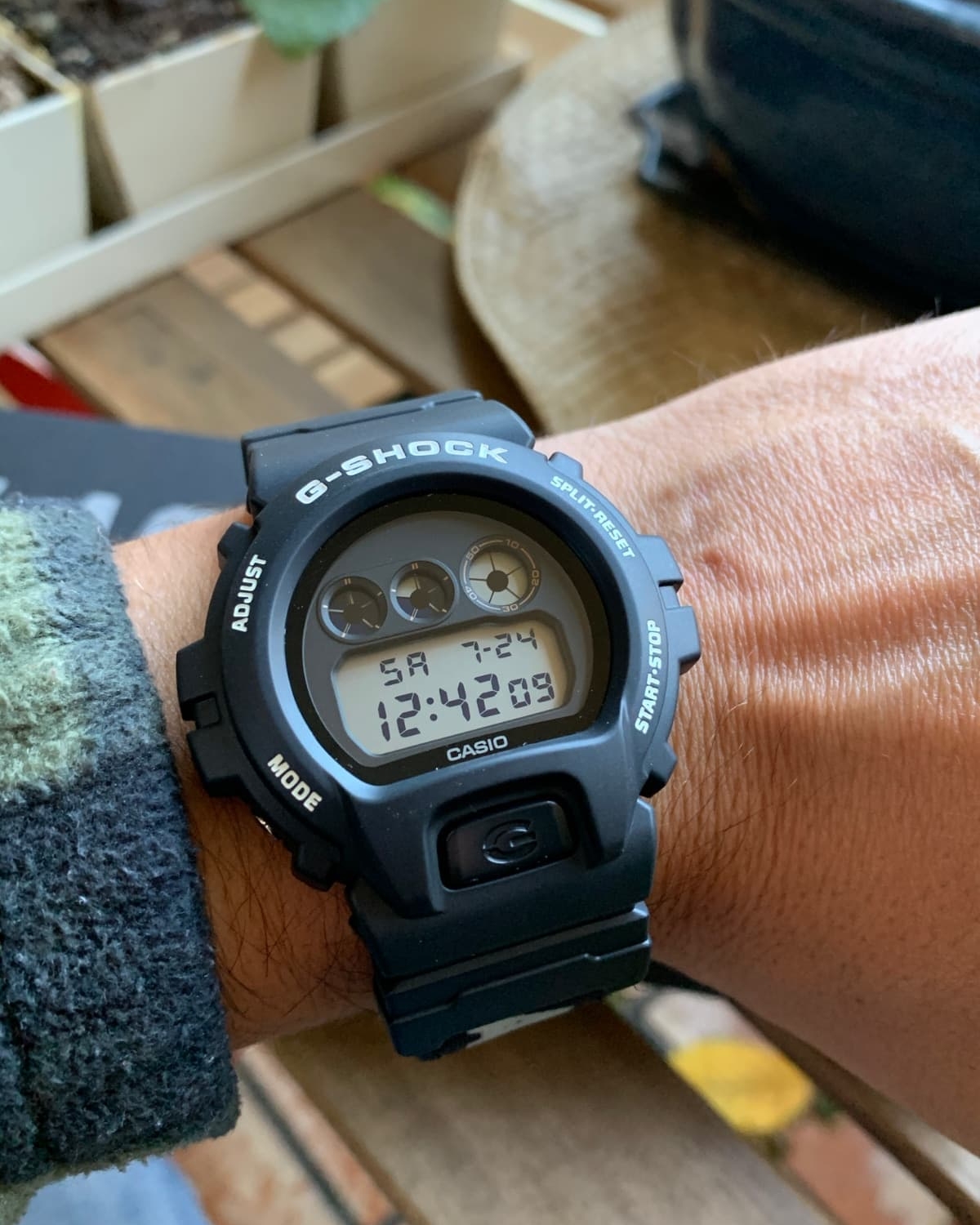 Mẫu DW-6900 ra đời năm 1995.