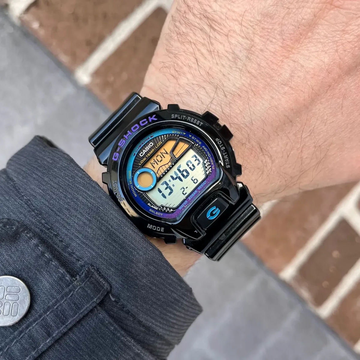Mẫu GLX-6900-1 có thêm Tide Graph và Moon Data.