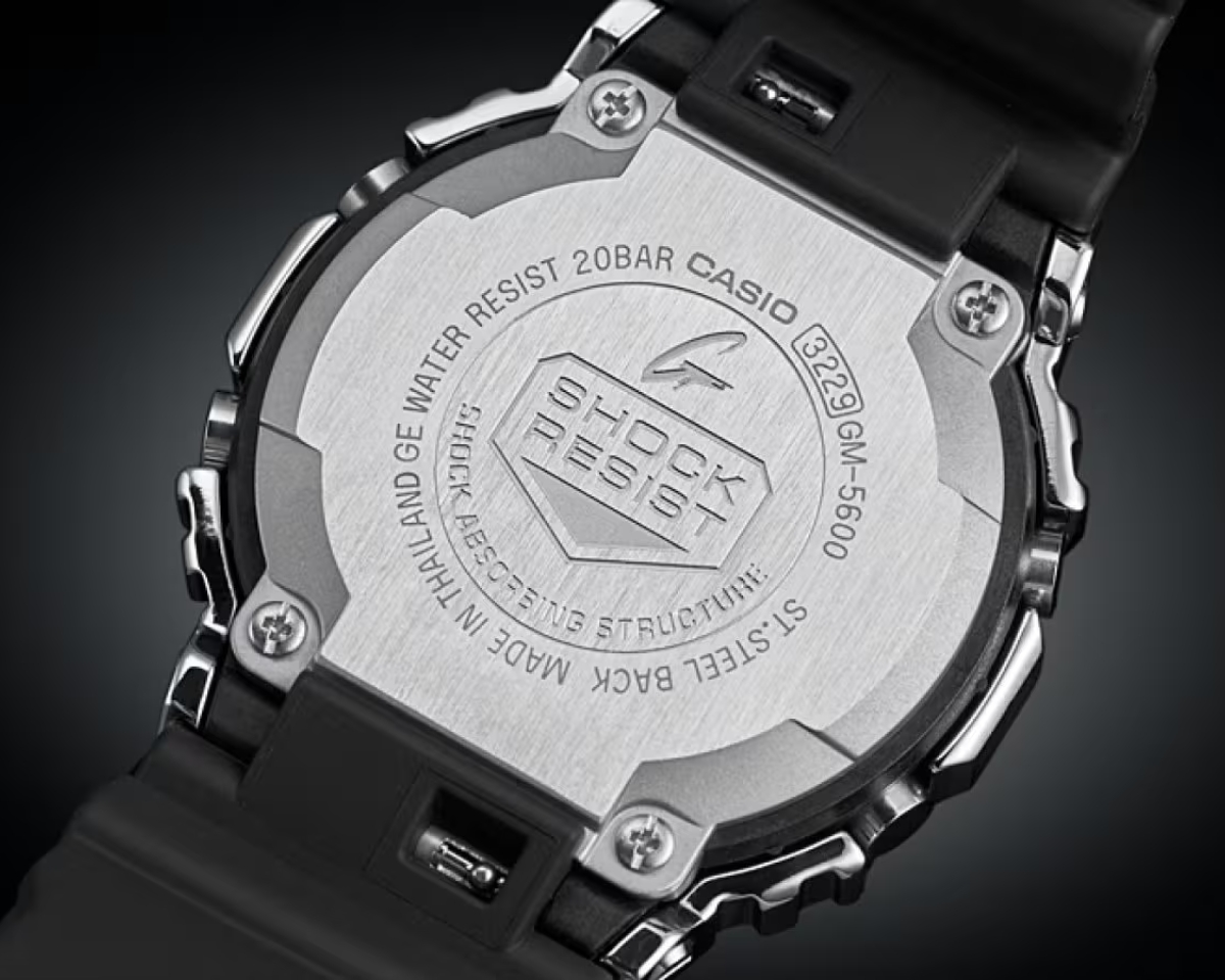 Mặt lưng đồng hồ Casio G-Shock mặt vuông.