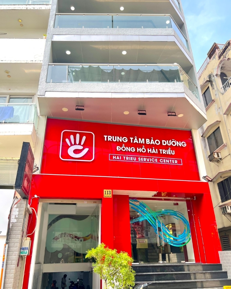 Trung Tâm Bảo Dưỡng Đồng Hồ Hải Triều có máy móc hiện đại cùng quy trình kiểm tra bài bản.